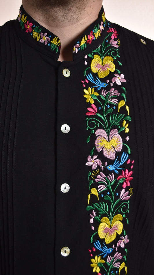 Presidencial Filipino Long Sleeve Black with One Side Flower Bordado Cotton/Linen Blend